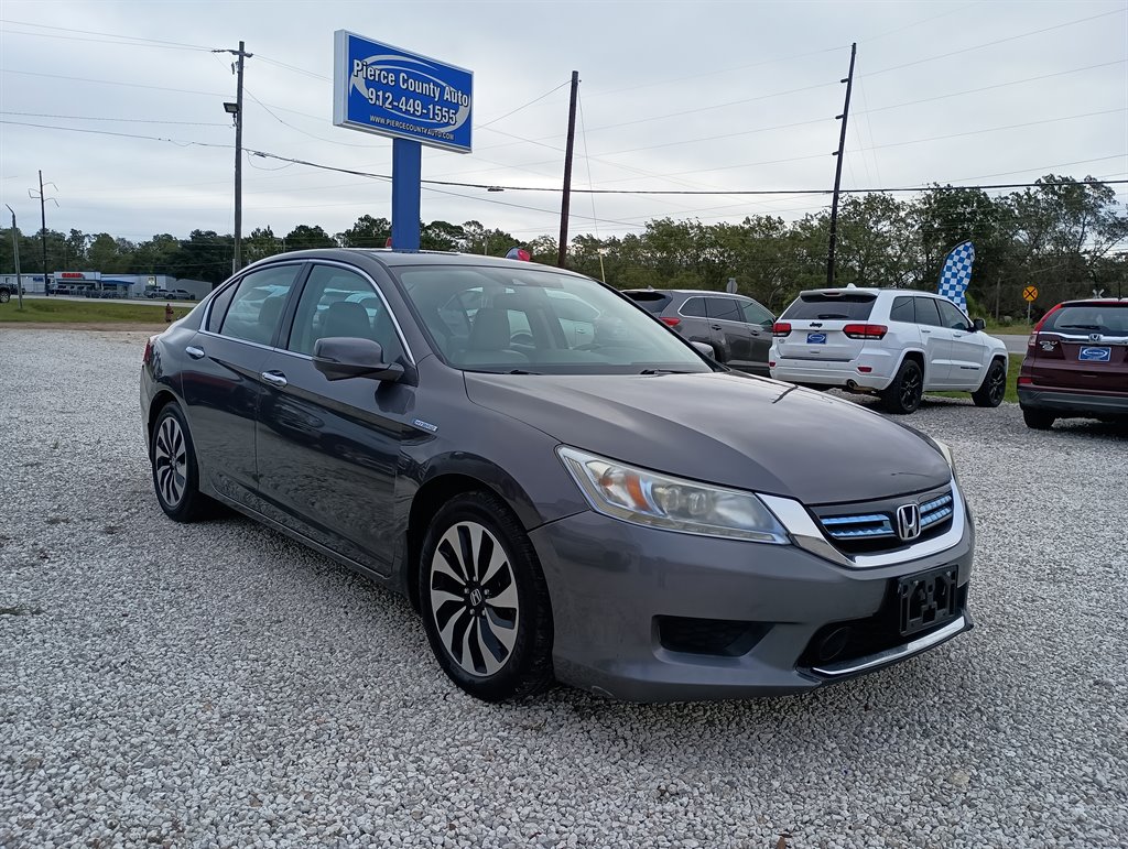 2014 Honda Accord Hybrid Touring's photo