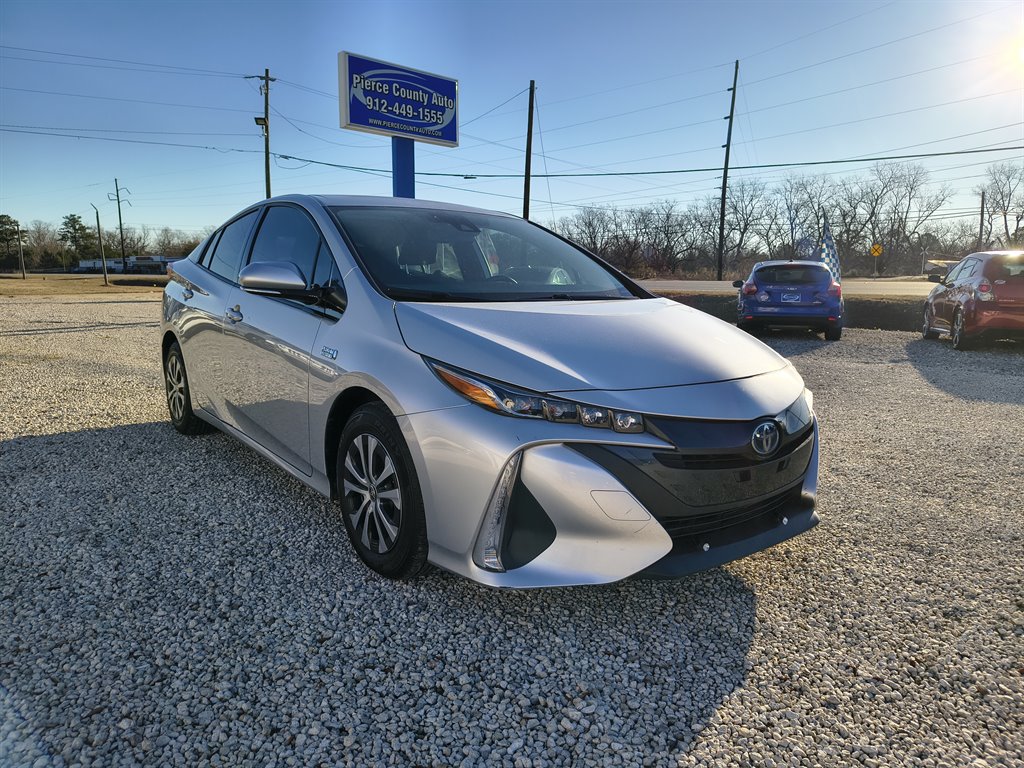 2020 Toyota Prius Prime LE's photo
