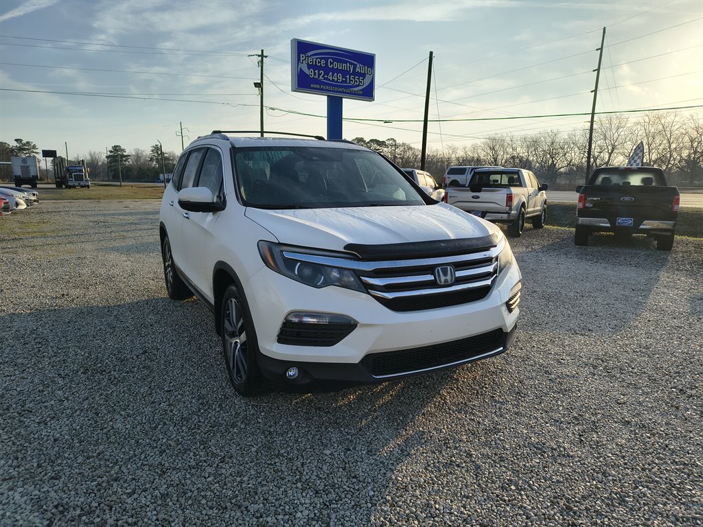 2017 Honda Pilot 4WD Elite's photo